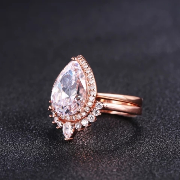 14K Gold Finish Pear Shaped Simulated Diamond Ring Set - Picture 2 of 7